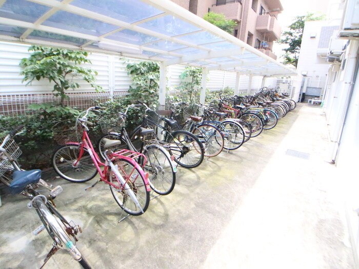 物件外観写真6　(駐輪場)