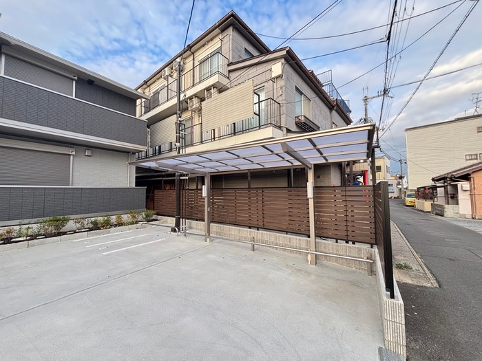 物件外観写真2　(駐輪場)