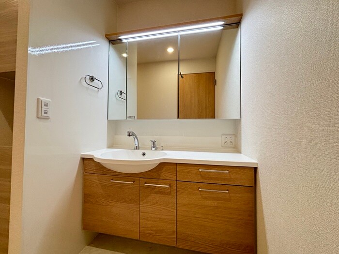 物件内観写真12　(洗面)