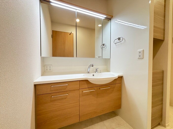 物件内観写真12　(洗面)