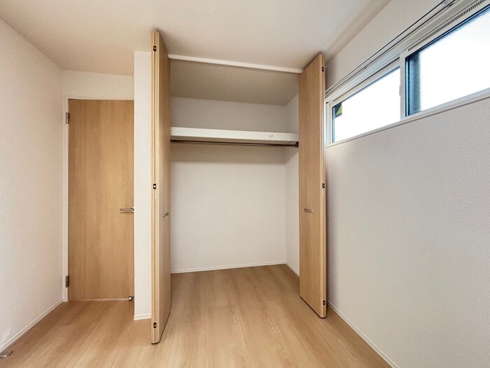 物件内観写真13　(収納)