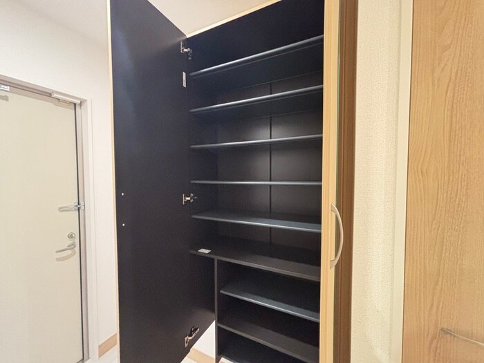 物件内観写真16　(靴箱)