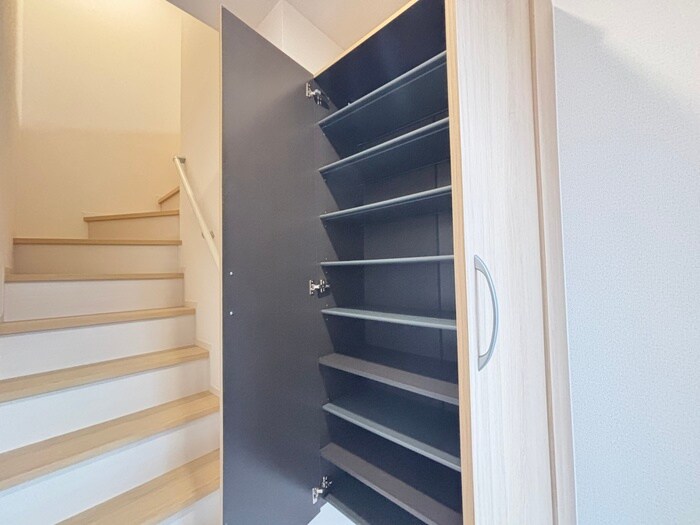 物件内観写真16　(靴箱)