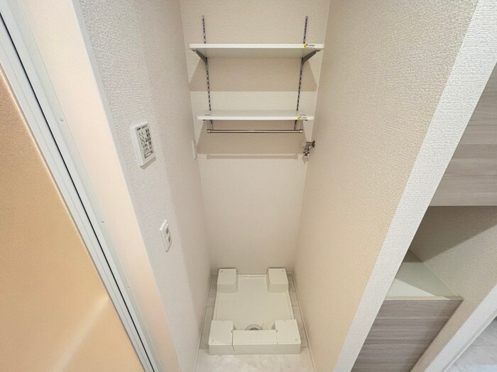 物件内観写真18　(洗濯機置場)