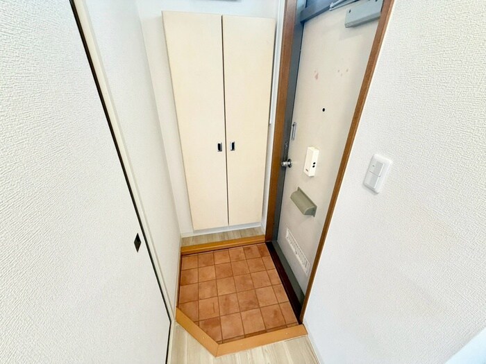 物件内観写真14　(玄関)