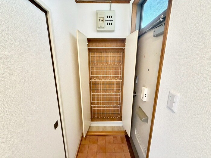 物件内観写真15　(靴箱)