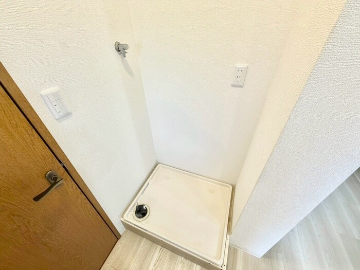 物件内観写真16　(洗濯機置場)