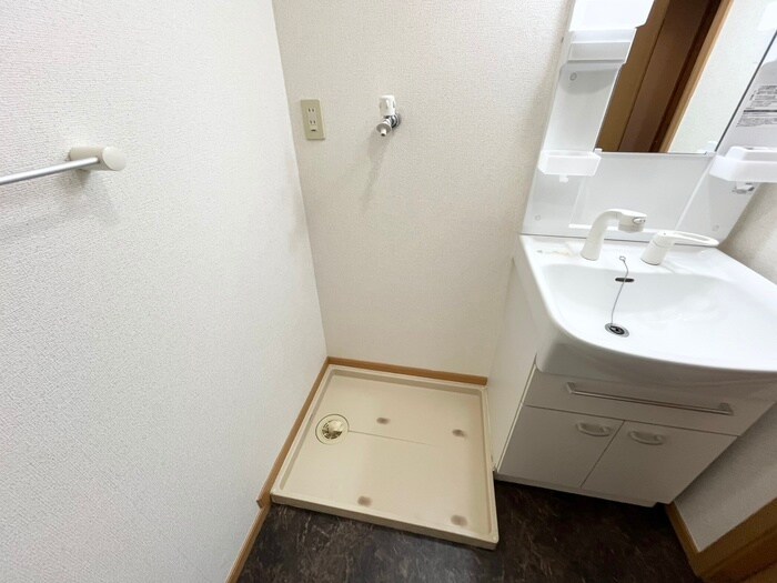 物件内観写真18　(洗濯機置場)