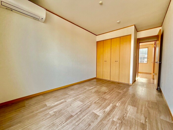 物件内観写真8　(居室)