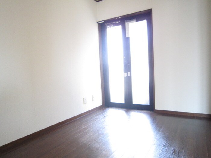 物件内観写真4　(居室)