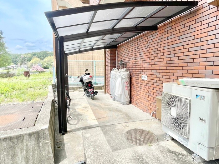 物件外観写真6　(駐輪場)