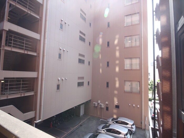 物件内観写真16　(室内からの展望)