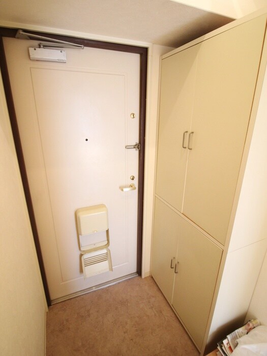 ﾗｲｵﾝｽﾞﾏﾝｼｮﾝ新大阪第３(301)の玄関