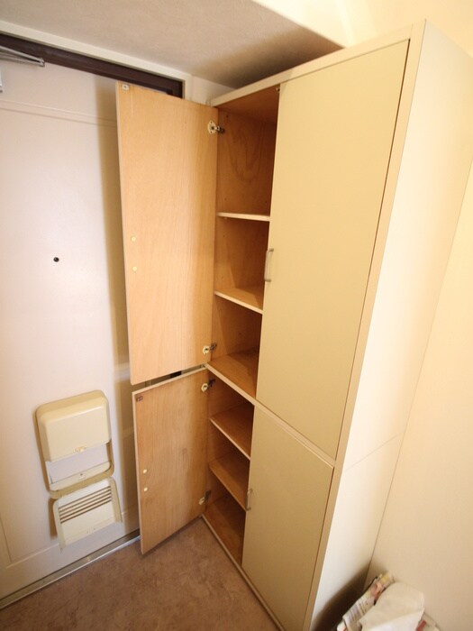 ﾗｲｵﾝｽﾞﾏﾝｼｮﾝ新大阪第３(301)の靴箱