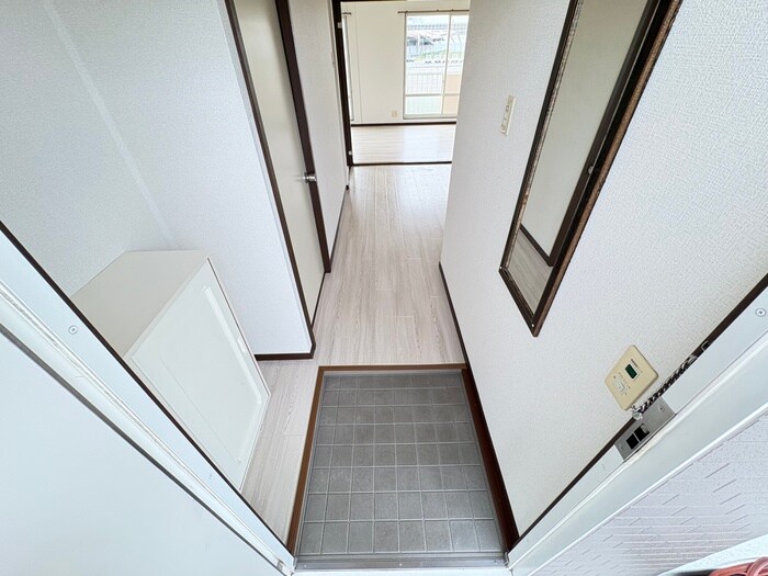 物件内観写真19　(玄関)