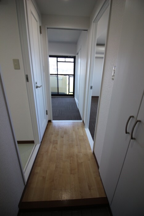 物件内観写真21　(玄関)