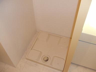 物件内観写真12　(洗濯機置場)