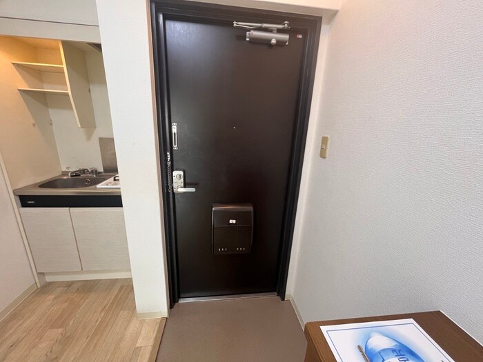 物件内観写真16　(玄関)