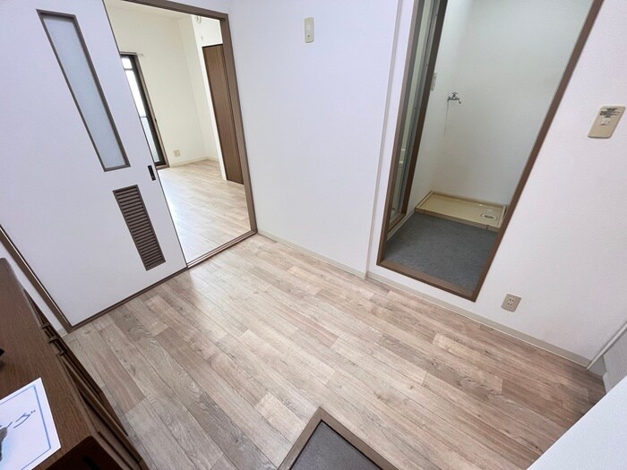 物件内観写真18　(廊下)