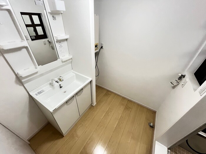 物件内観写真9　(洗面)