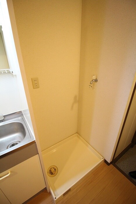 物件内観写真13　(洗濯機置場)