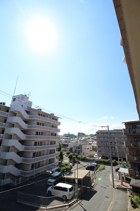 物件内観写真17　(室内からの展望)