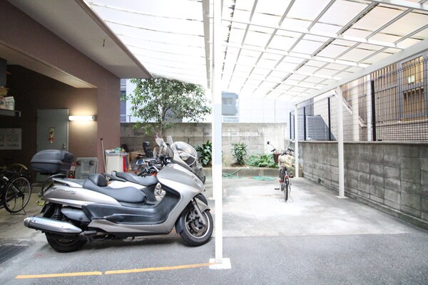 バイク置き場