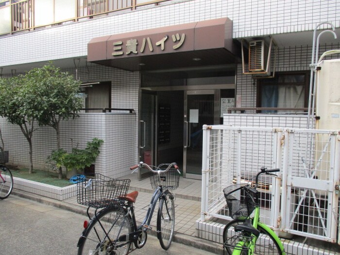 物件外観写真6　(エントランス部分)