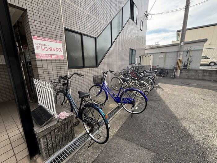 物件外観写真3　(駐輪場)