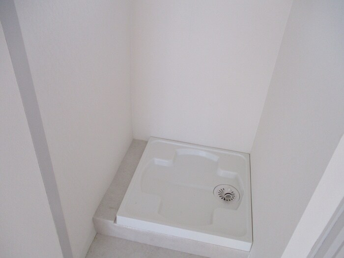 物件内観写真10　(洗濯機置場)