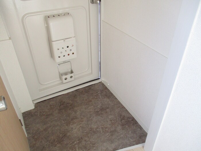 物件内観写真12　(玄関)
