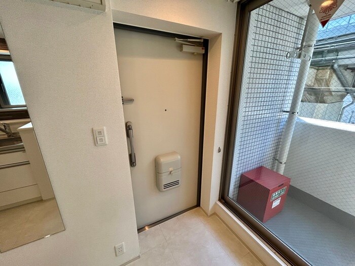 物件内観写真7　(玄関)