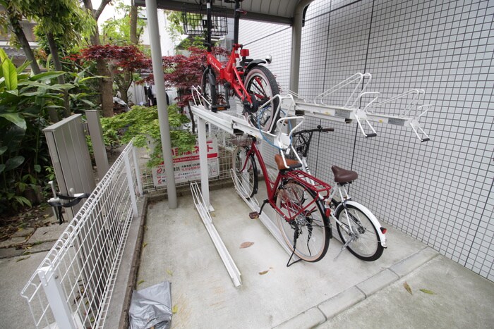 物件外観写真3　(駐輪場)