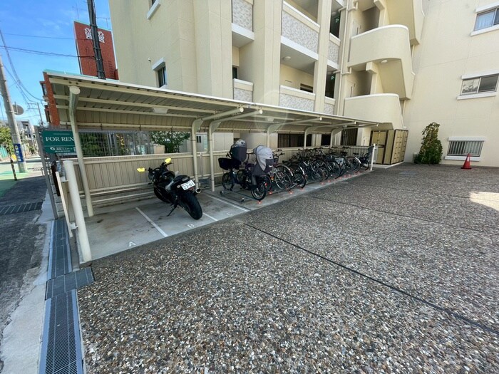 物件外観写真6　(駐輪場)