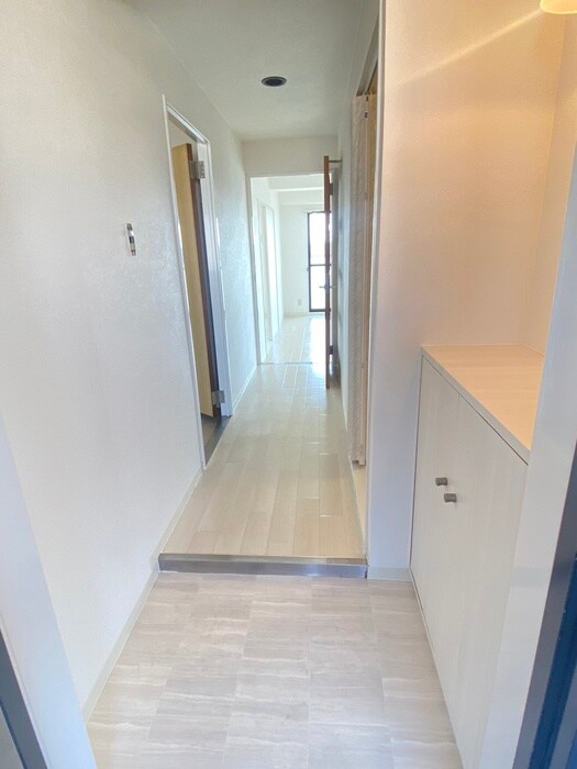 物件内観写真14　(玄関)