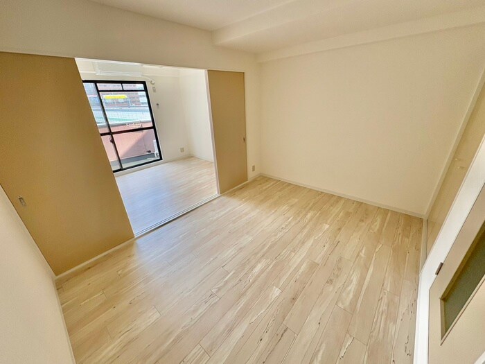 物件内観写真4　(居室)