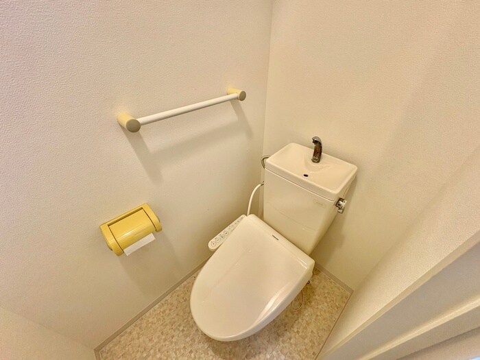 物件内観写真8　(トイレ)