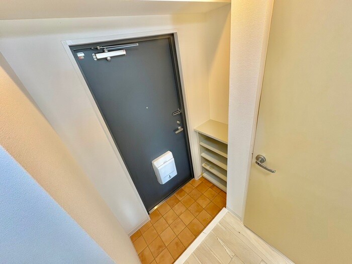 物件内観写真11　(玄関)
