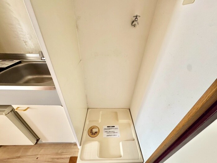 物件内観写真16　(洗濯機置場)