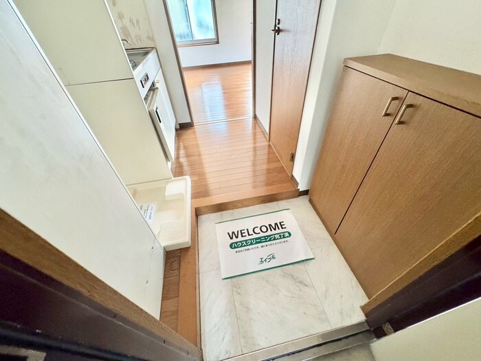 物件内観写真18　(玄関)