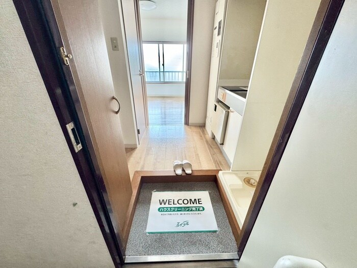 物件内観写真18　(玄関)