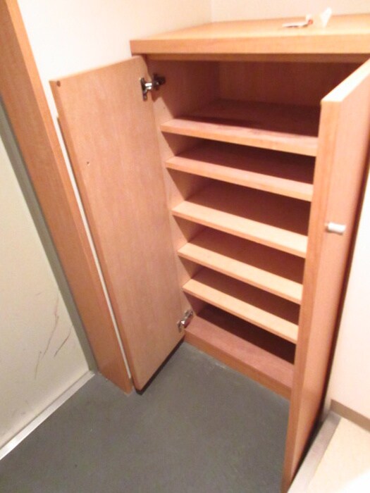 物件内観写真13　(靴箱)
