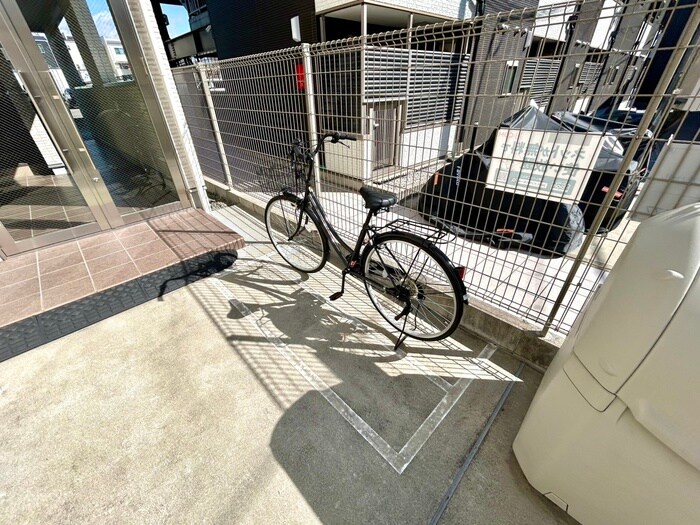 物件外観写真5　(駐輪場)
