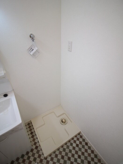 物件内観写真15　(洗濯機置場)