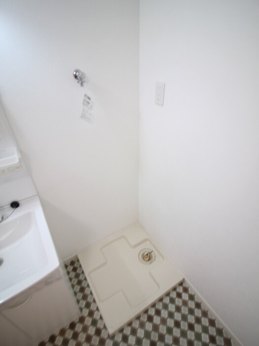 物件内観写真15　(洗濯機置場)