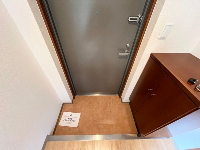 物件内観写真15　(玄関)