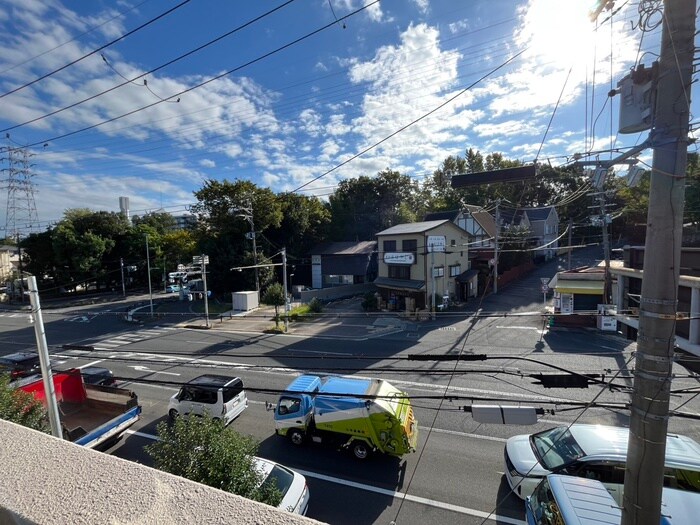 物件内観写真17　(室内からの展望)