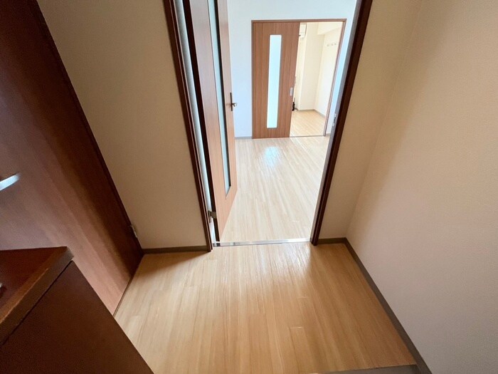 物件内観写真18　(廊下)