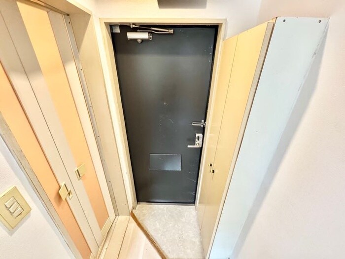 物件内観写真15　(玄関)