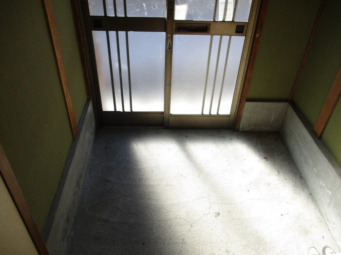 物件内観写真13　(玄関)